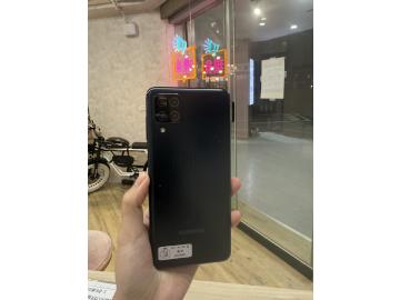 SAMSUNG Galaxy M12