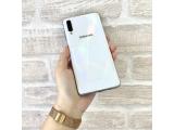 SAMSUNG Galaxy A70